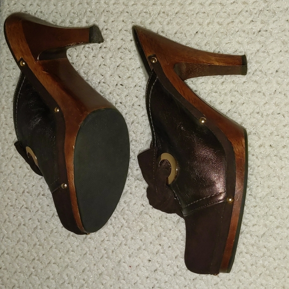 Anne Klein New York Leather Stud Wooden Heels - Picture 2 of 8